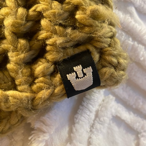 Goorin Crochet Beanie with Rim…From My Vintage 2000’s Collection…Very Unique🏂 - Picture 3 of 5